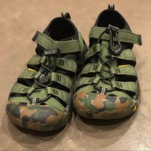 Keen Newport H2 Waterproof Sandal (Sz 2)
